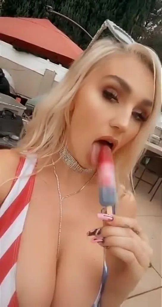 Kendra Sunderland tiktok 🖤 (4)