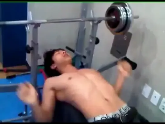 [SELFCAM] 2.06.2011 Half-naked KiKwang working out @ Manager JinHo's Twitter