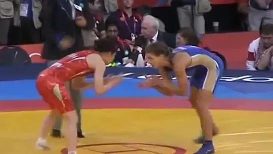 Valeria Zholobova vs Saori Yoshida sports women's wrestling