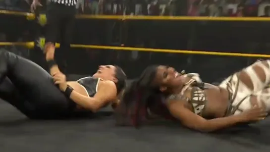 Raquel Gonzalez vs Ember Moon