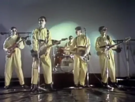 Devo - [I Cant Get No] Satisfaction (Video)