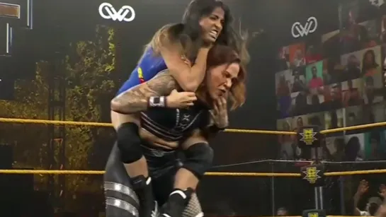 Mercedes Martinez vs Valentina Feroz