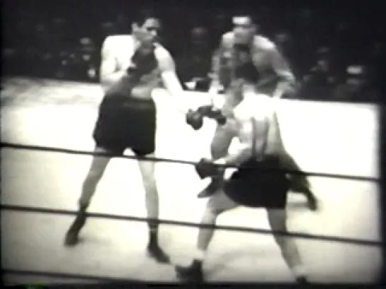 1942-01-09 Boxing ¦ Joe Louis vs Buddy Baer 2