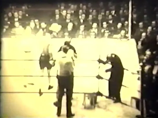 1940-12-16 Boxing ¦ Joe Louis vs Al McCoy