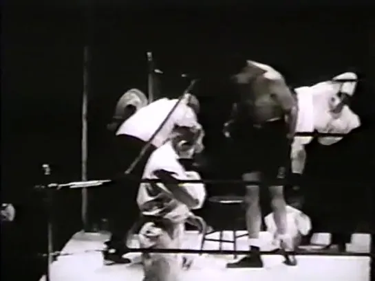 1939-09-20 Boxing ¦ Joe Louis vs Bob Pastor 2