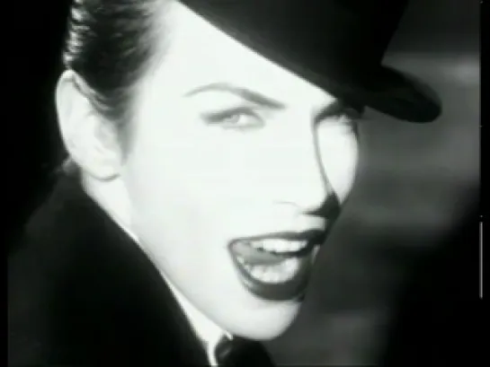 Annie Lennox - LEGEND IN MY LIVING ROOM