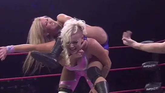 Taya Valkyrie (w/John E. Bravo) vs Madison Rayne