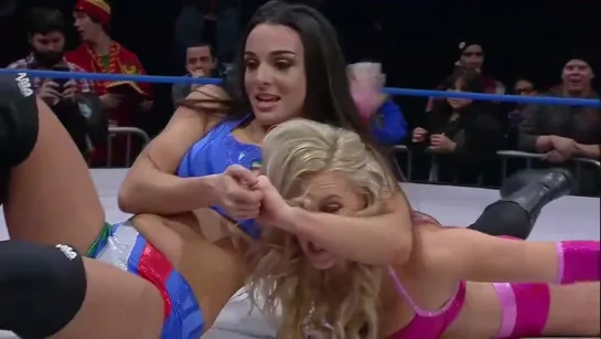 Laurel Van Ness vs Deonna