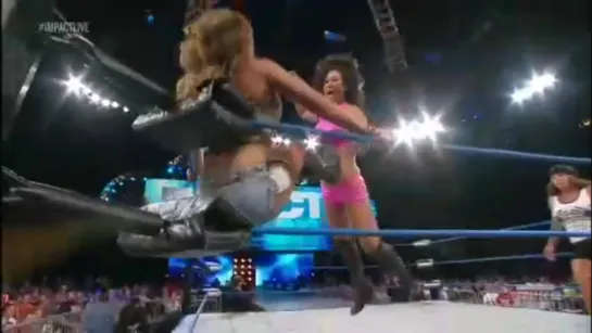 Mickie James vs Gail Kim (TNA Women's Knockout title)