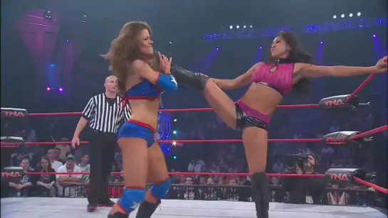 Gail Kim vs Brooke Tessmacher(TNA Women's Knockout title)