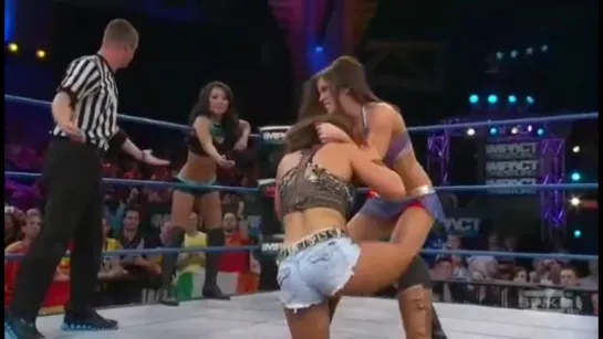 Velvet Sky & Mickie James vs Gail Kim & Madison Rayne