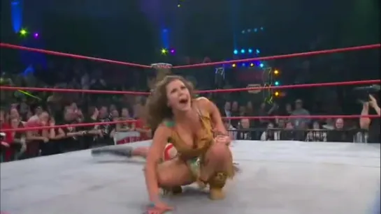 Madison Rayne vs Mickie James(TNA Women's Knockout title)