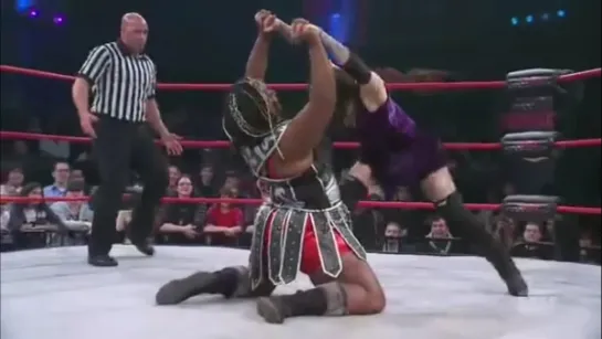 Awesome Kong vs Daffney