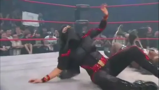 Awesome Kong vs Raisha Saeed