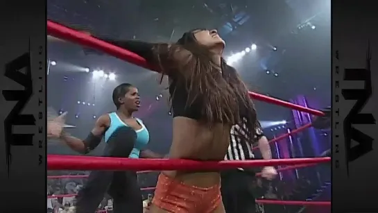 Gail Kim vs Jackie Moore