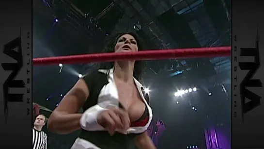 Gail Kim vs Ms. Brooks (w/Robert Roode)