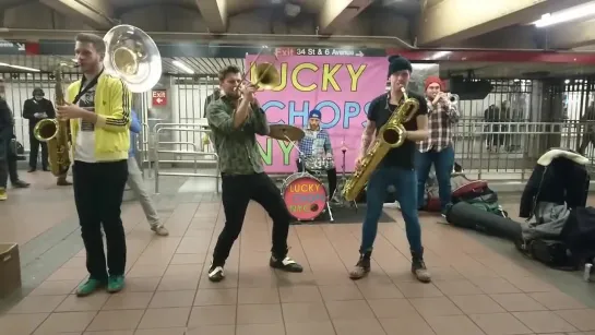 Street musican / Уличные музыканты Lucky Chops in NY