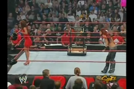 Trish Stratus vs. Christy Hemme(W/Lita) (Arm Wrestling)(WWE Raw 28.03.2005)