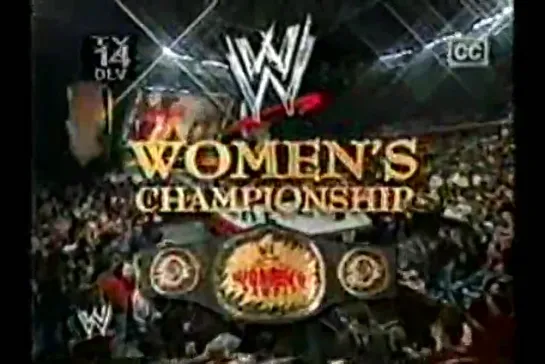 Lita vs Molly Holly vs Trish Stratus(c)(WWE Raw 22.11.2004)