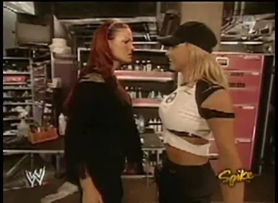 Lita & Trish Stratus backstage(WWE Raw 06.09.2004)