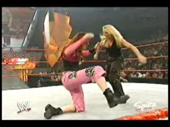 Lita vs Trish Stratus(WWE Raw 17.05.2004)