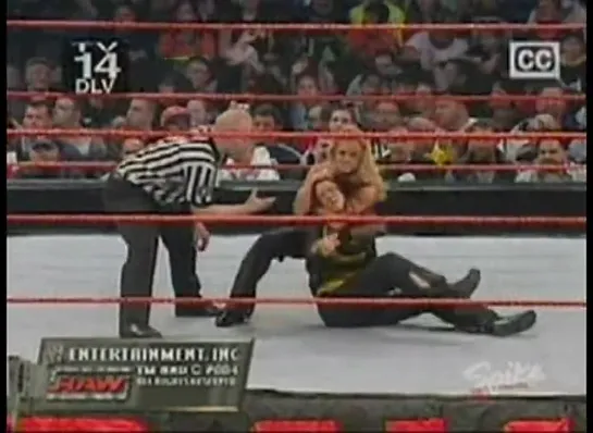 Lita vs Trish Stratus(Raw 12.04.2004)