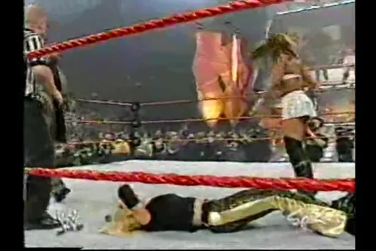 Lita & Trish Stratus vs Molly Holly(c) & Jazz(WWE Raw 12.01.2004)