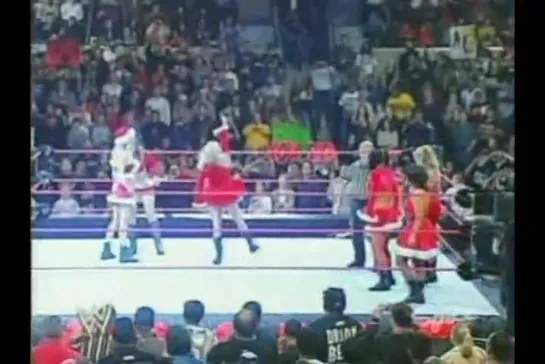 Lita,Trish Stratus & Stacy Keibler vs Molly Holly(c),Victoria & Miss Jackie(WWE Raw 29.12.2003)