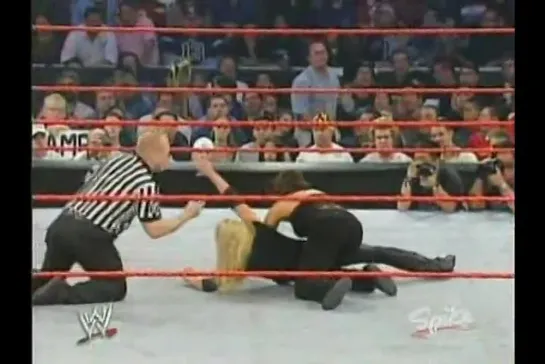 Lita & Trish Stratus vs Molly Holly(c) & Victoria(WWE Raw 08.12.2003)