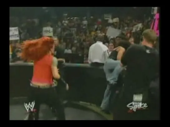 Lita(WWE Raw 03.11.2003)