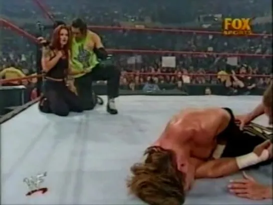 Lita(WWF Raw Is War 07.05.2001)