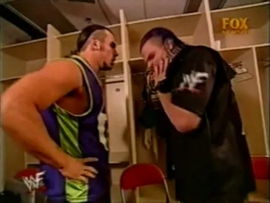 Lita & Hardy Boyz backstage(WWF Raw Is War 16.04.2001)