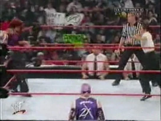 Lita vs Ivory(Womens Championship,WWF Raw Is War 05.03.2001)