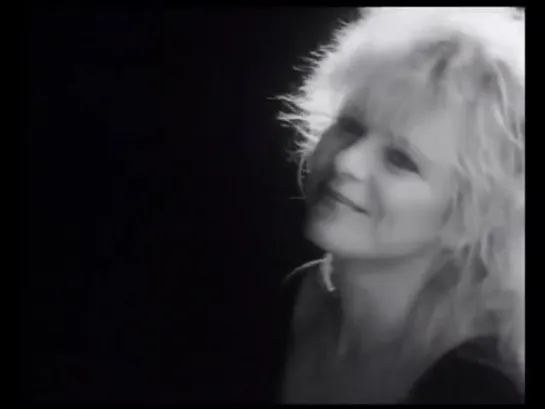 1987 — France Gall ~ "Ella, elle l`a"