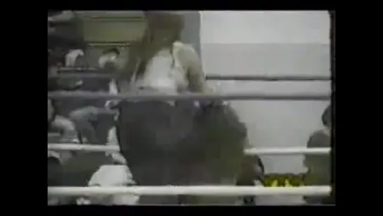 Gail Kim (La Felina) vs. April Hunter (27.09.02)