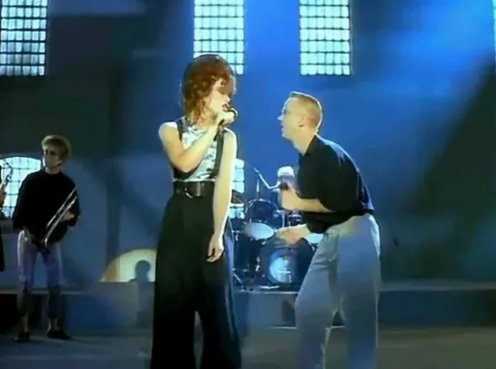 The Communards feat. Sarah Jane Morris_Don't Leave Me This Way (1986, Official Video)