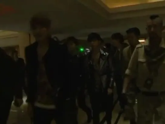 [FANCAM] 121209 EXO-M @ Chongqing Irreplaceable Concert - PressCon