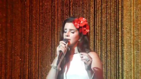 Lana Del Rey – Born To Die (Live @ «Louis Vuitton» event)