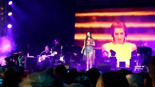 Lana Del Rey – Carmen (Live @ «Isle of Wight Festival»)