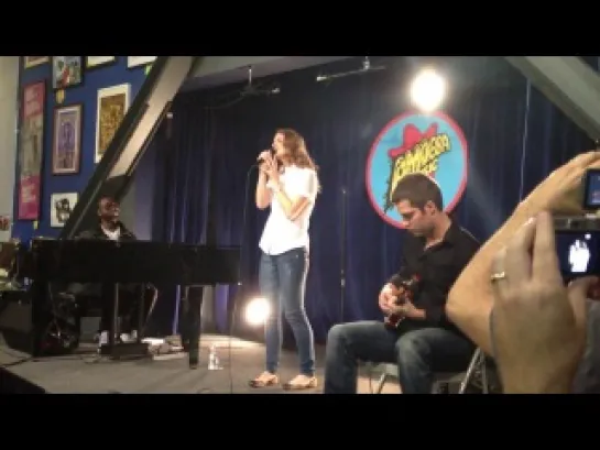 Lana Del Rey – Video Games (Live @ «Amoeba Music»)