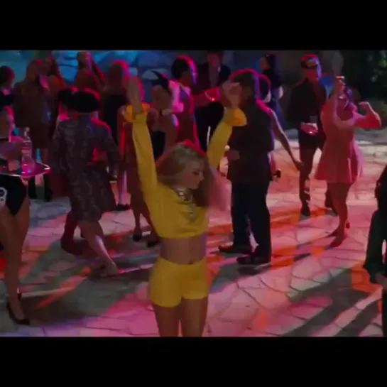 Margot Robbie scene "Once Upon A Time In... Hollywood"