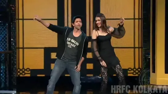 Hrithik Roshan and Kriti Sanon dance