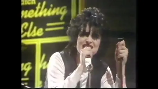 Siouxsie And The Banshees - Love In A Void