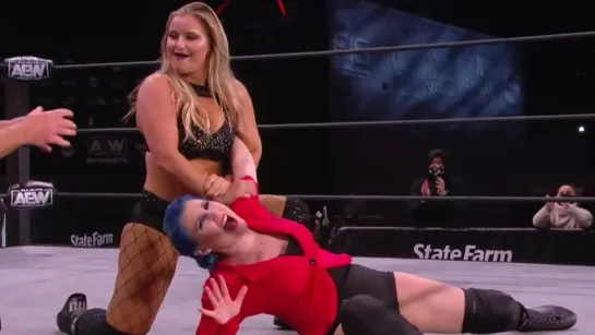 Leva Bates vs Skyler Moore