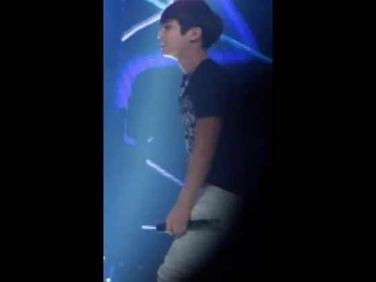 [Fancam] 120408 Джонхен и его прессик^^