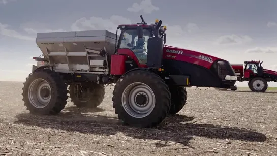 Беспилотный опрыскиватель от Case IH и Raven - первая премьера агробота Trident 5550