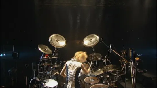 DIR EN GREY - ain’t afraid to die [LIVE: 2003.01.11 Yokohama Arena] (w/ English Subs)