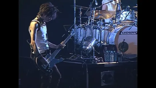 DIR EN GREY - アクロの丘 / Akuro no oka [LIVE: RETTOU GEKISHIN ANGYA 2002]