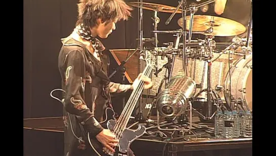 DIR EN GREY - 予感 / Yokan [LIVE: RETTOU GEKISHIN ANGYA 2002]