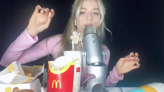 ASMR ИТИНГ МАКДОНАЛЬДС_БОЛТАЛКА_БЛИЗКИЙ ШЁПОТ_ASMR EATING MCDONALDS_MUKBANG2022-03-08Spell ASMR